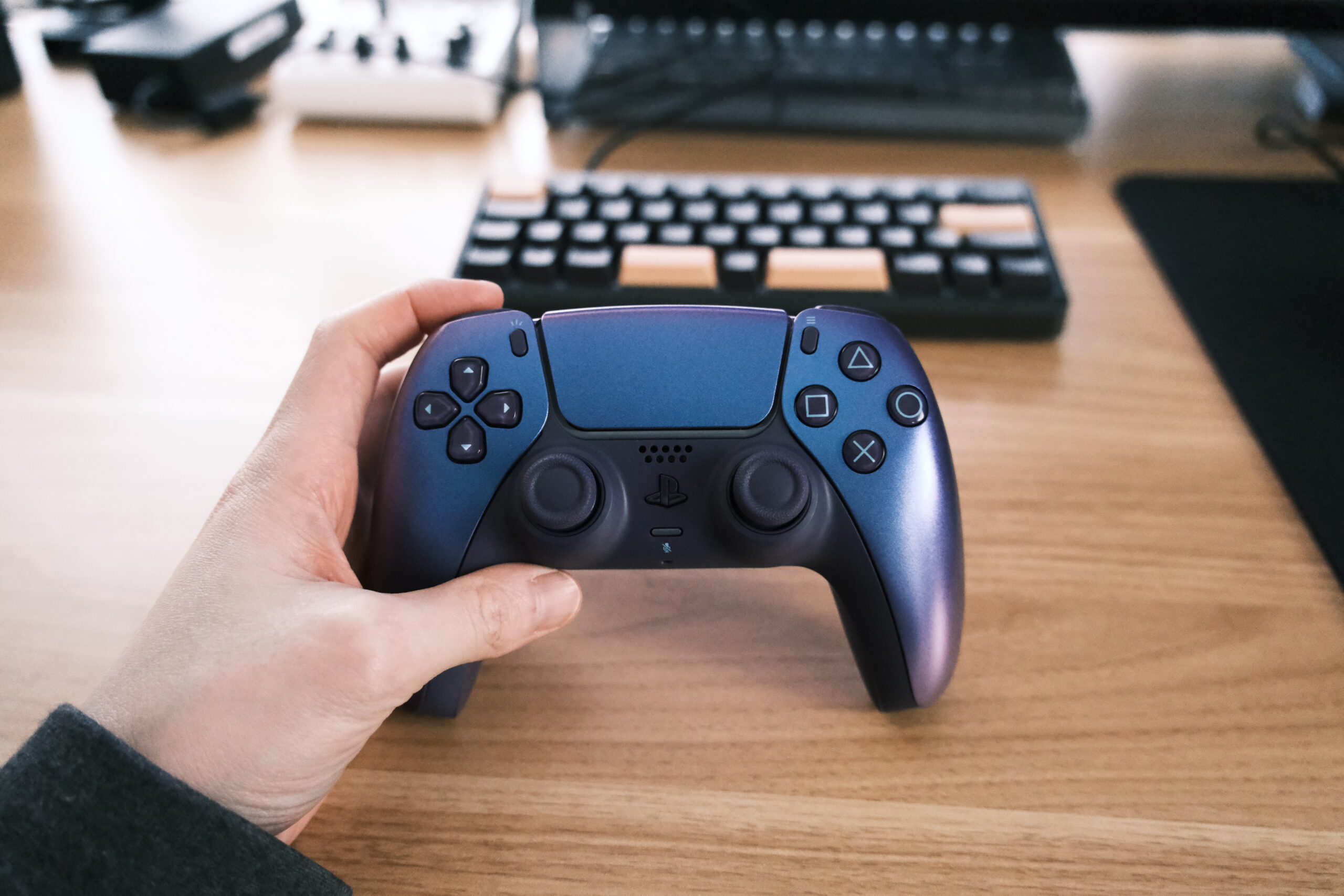 DualSense（PS5純正）動作良好｜手渡し歓迎 純正】 DualSense ワイヤレスコントローラー ヴォルカニック レッド